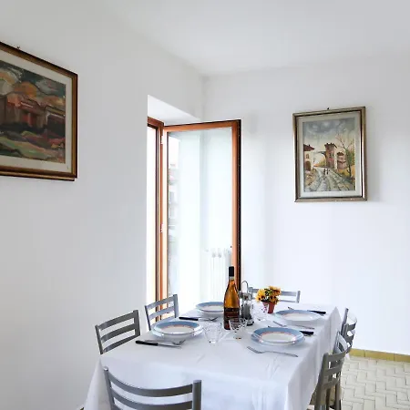 Charlie By Interhome Dongo