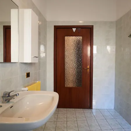 Charlie By Interhome Dongo