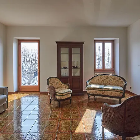 Apartamento Charlie By Interhome Dongo