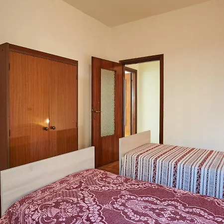 Charlie By Interhome Dongo