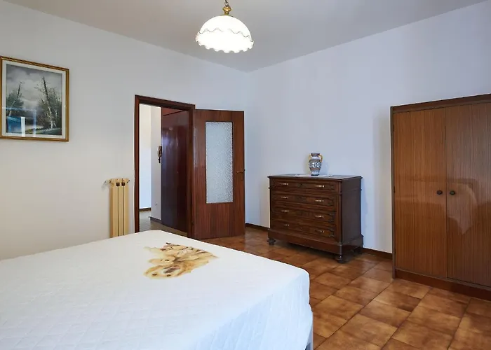 Charlie By Interhome Dongo