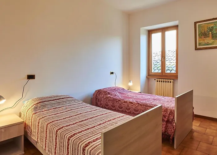 Charlie By Interhome Dongo